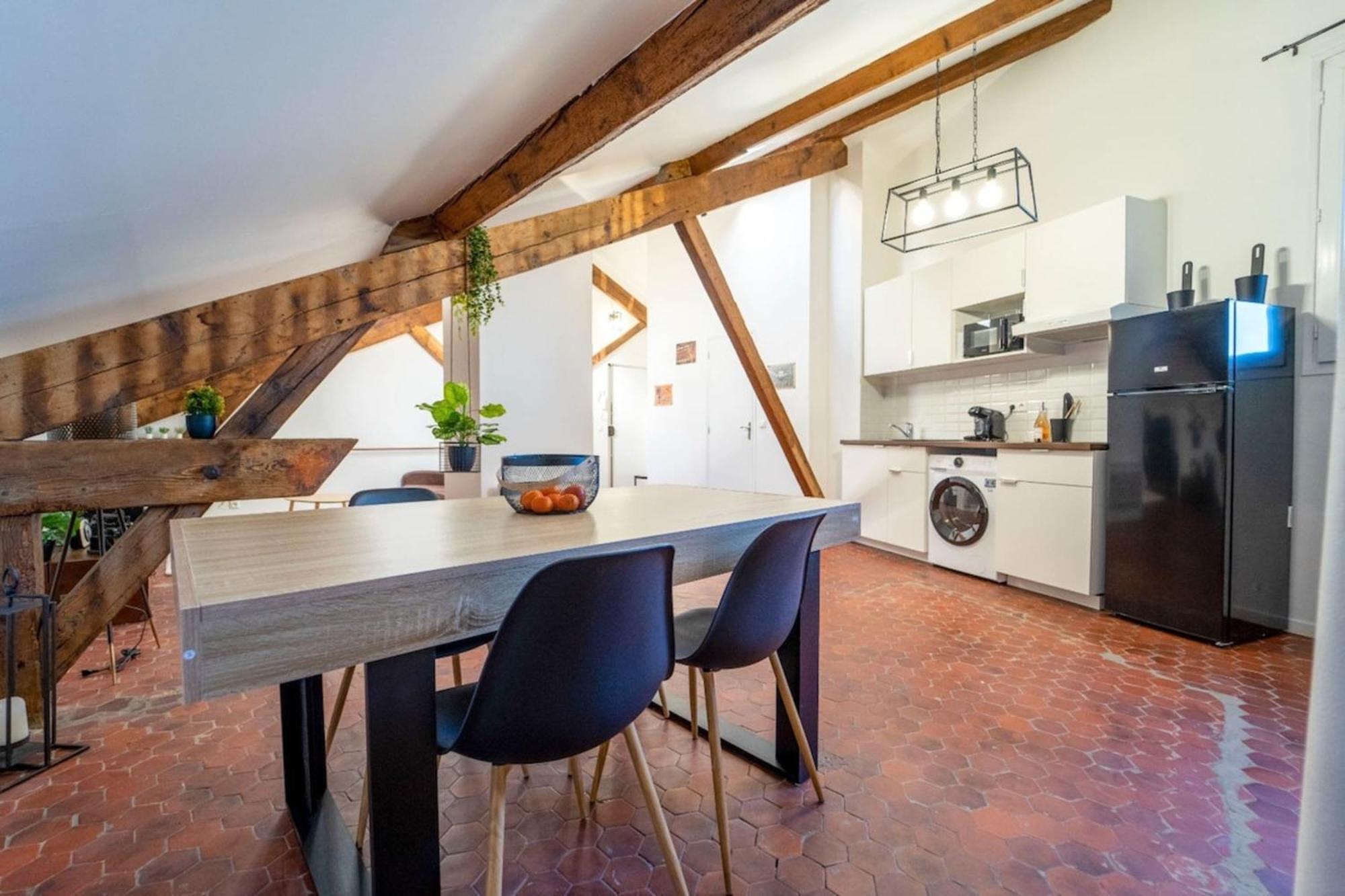 Authentique Studio Hypercentre - Clim - Wifi Apartment Nimes Bagian luar foto