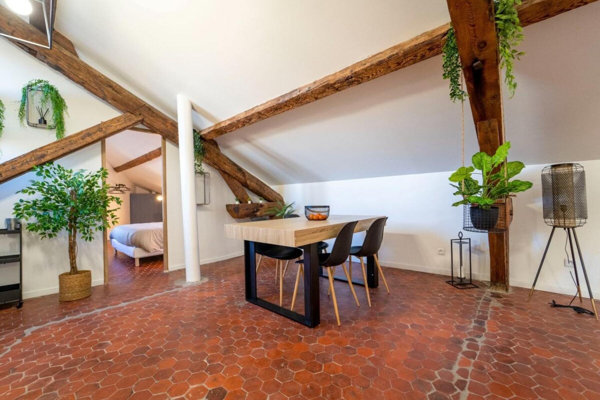 Authentique Studio Hypercentre - Clim - Wifi Apartment Nimes Bagian luar foto